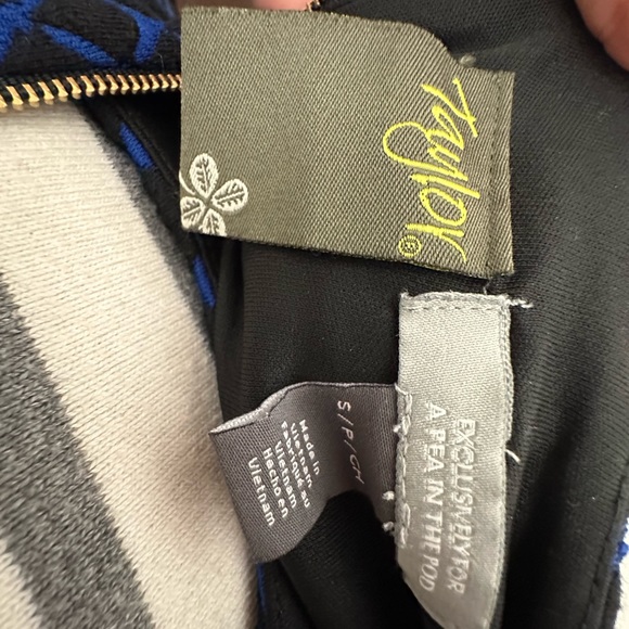 Taylor Maternity Dress for A Pea in the Pod Blue and Black midi with sleeves - Picture 7 of 8